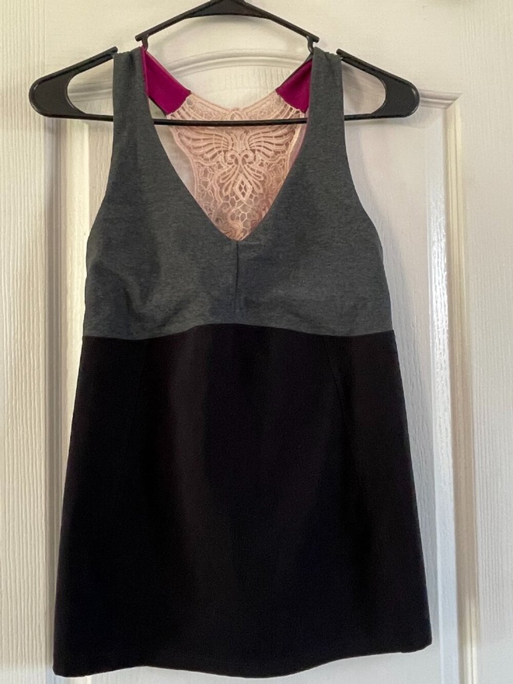 Sapopa Italian Activewear Tank Top Medium Gray Black Lace Back Athleisure Yoga